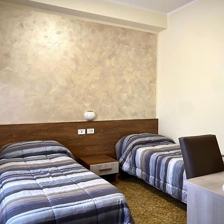 Hotel Vallisdea Sala Consilina Kültér fotó