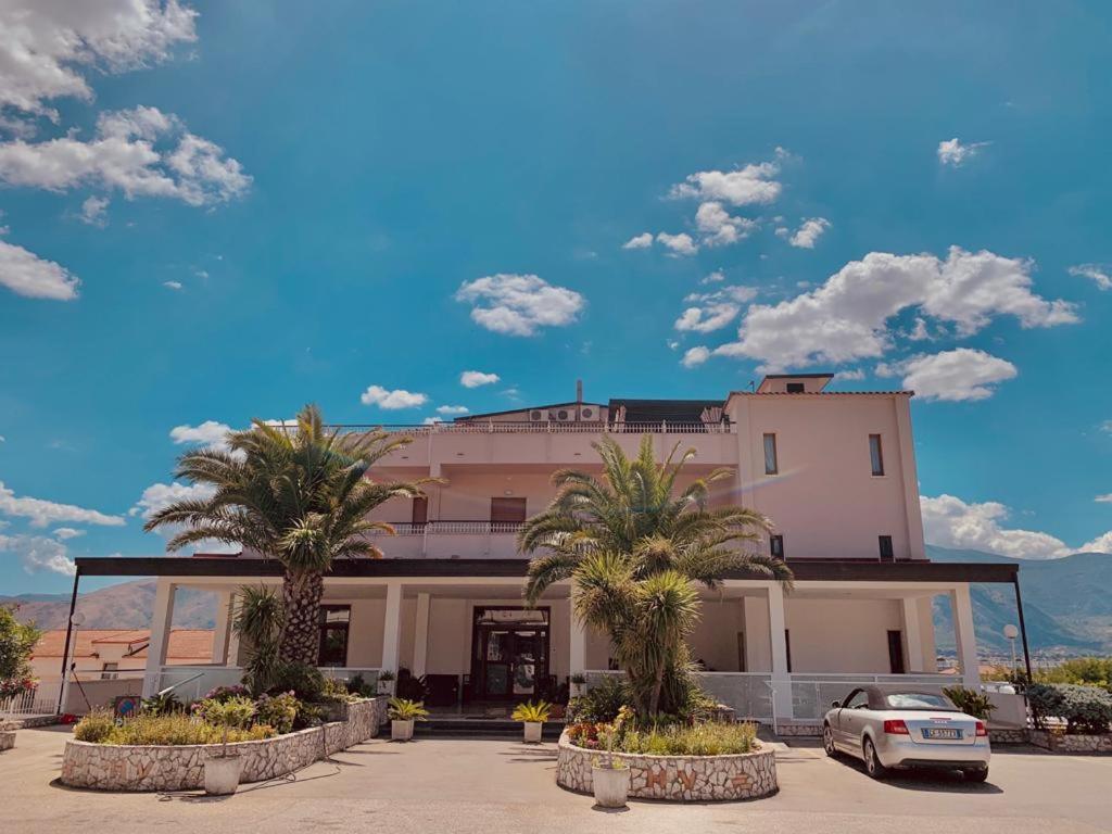 Hotel Vallisdea Sala Consilina Kültér fotó