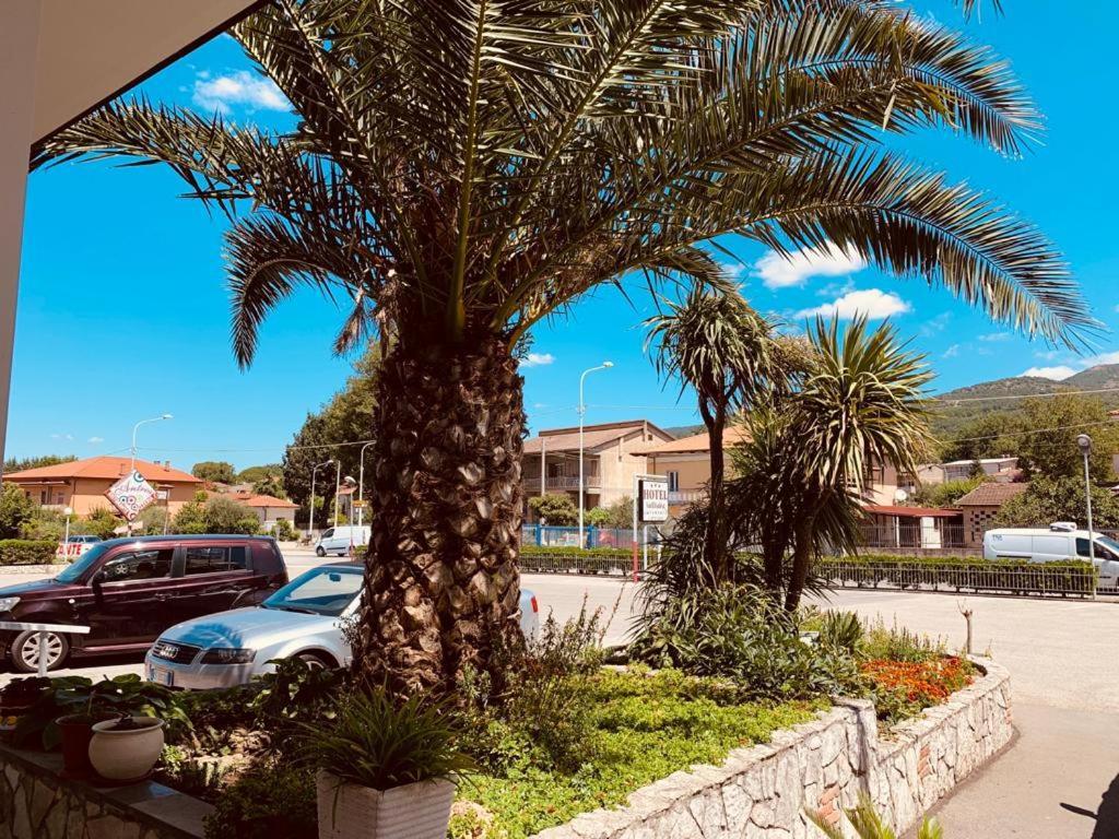 Hotel Vallisdea Sala Consilina Kültér fotó