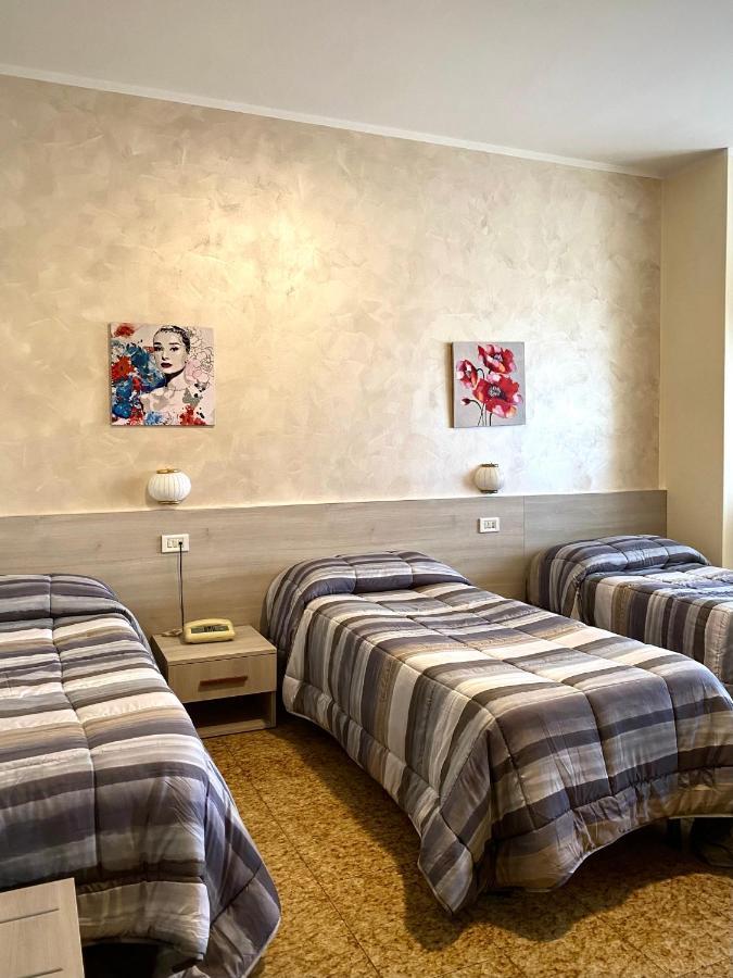 Hotel Vallisdea Sala Consilina Kültér fotó
