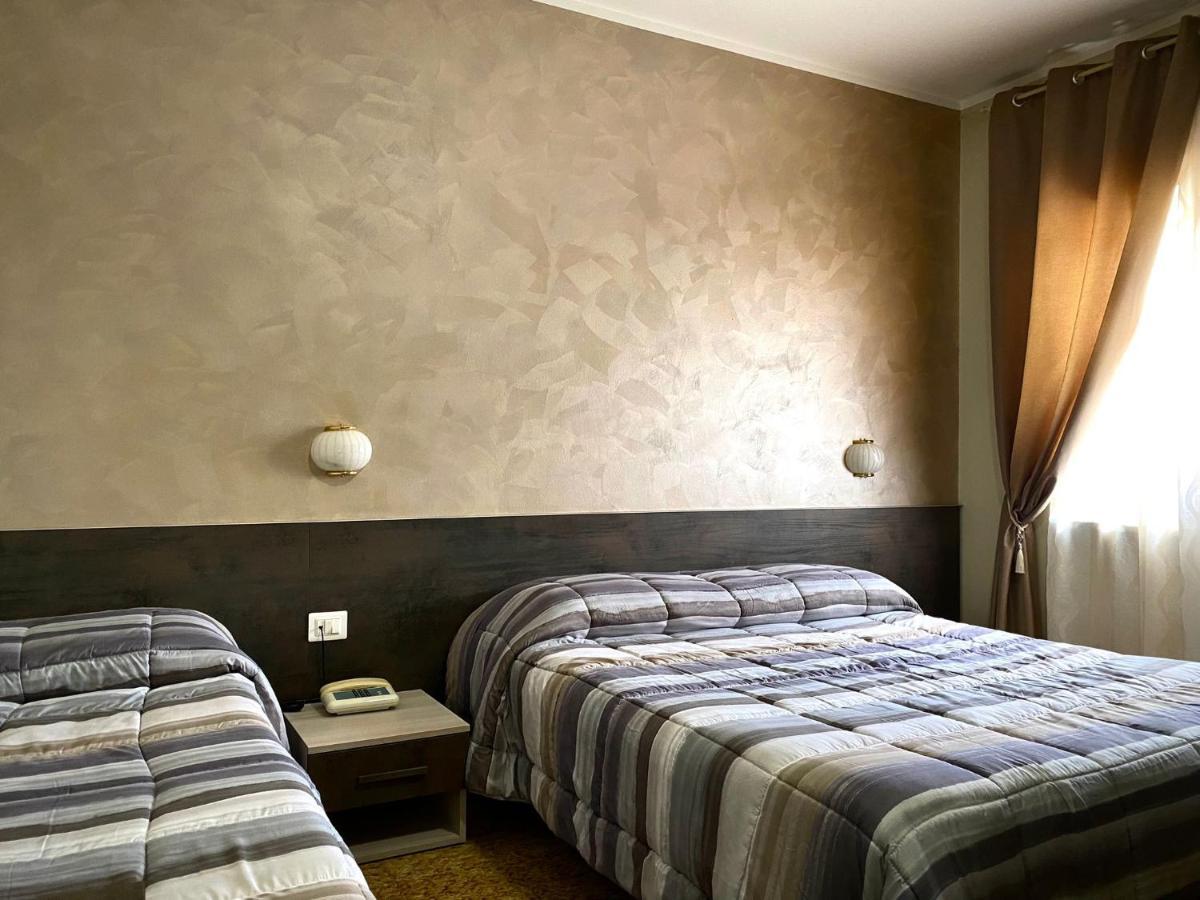 Hotel Vallisdea Sala Consilina Kültér fotó