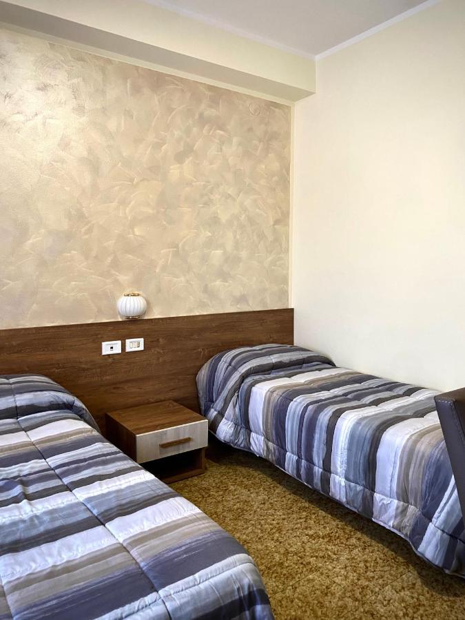 Hotel Vallisdea Sala Consilina Kültér fotó