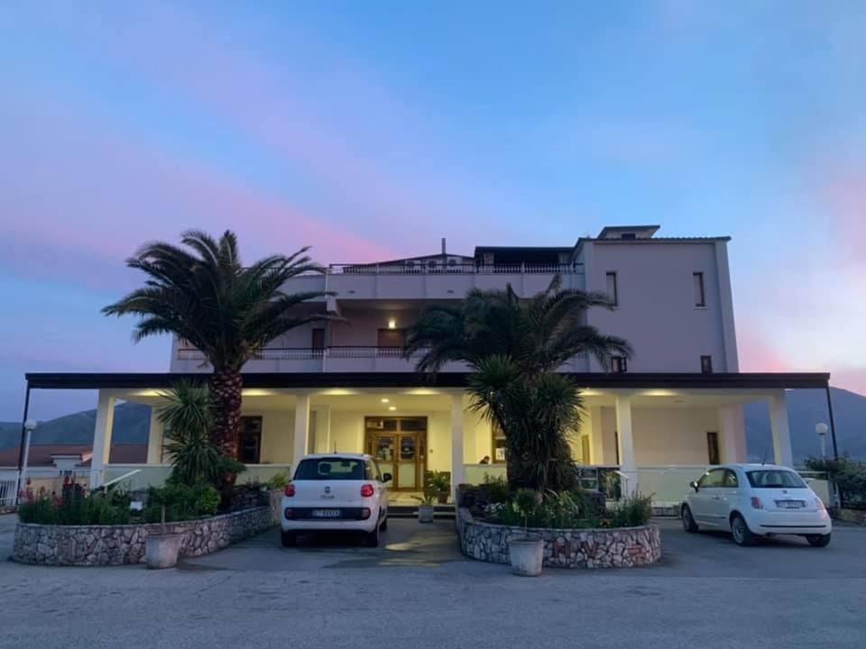 Hotel Vallisdea Sala Consilina Kültér fotó